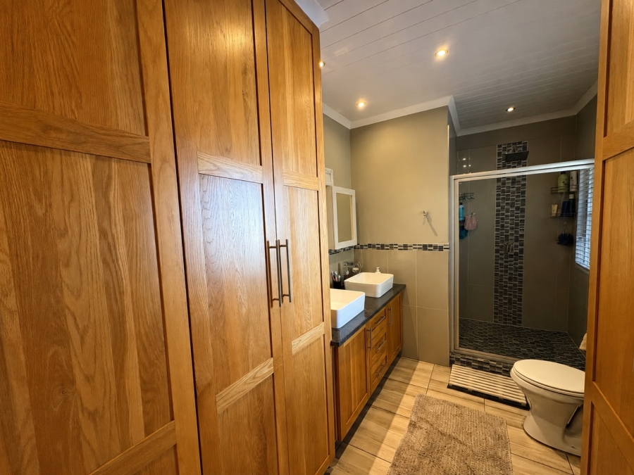 4 Bedroom Property for Sale in Waterval East North West